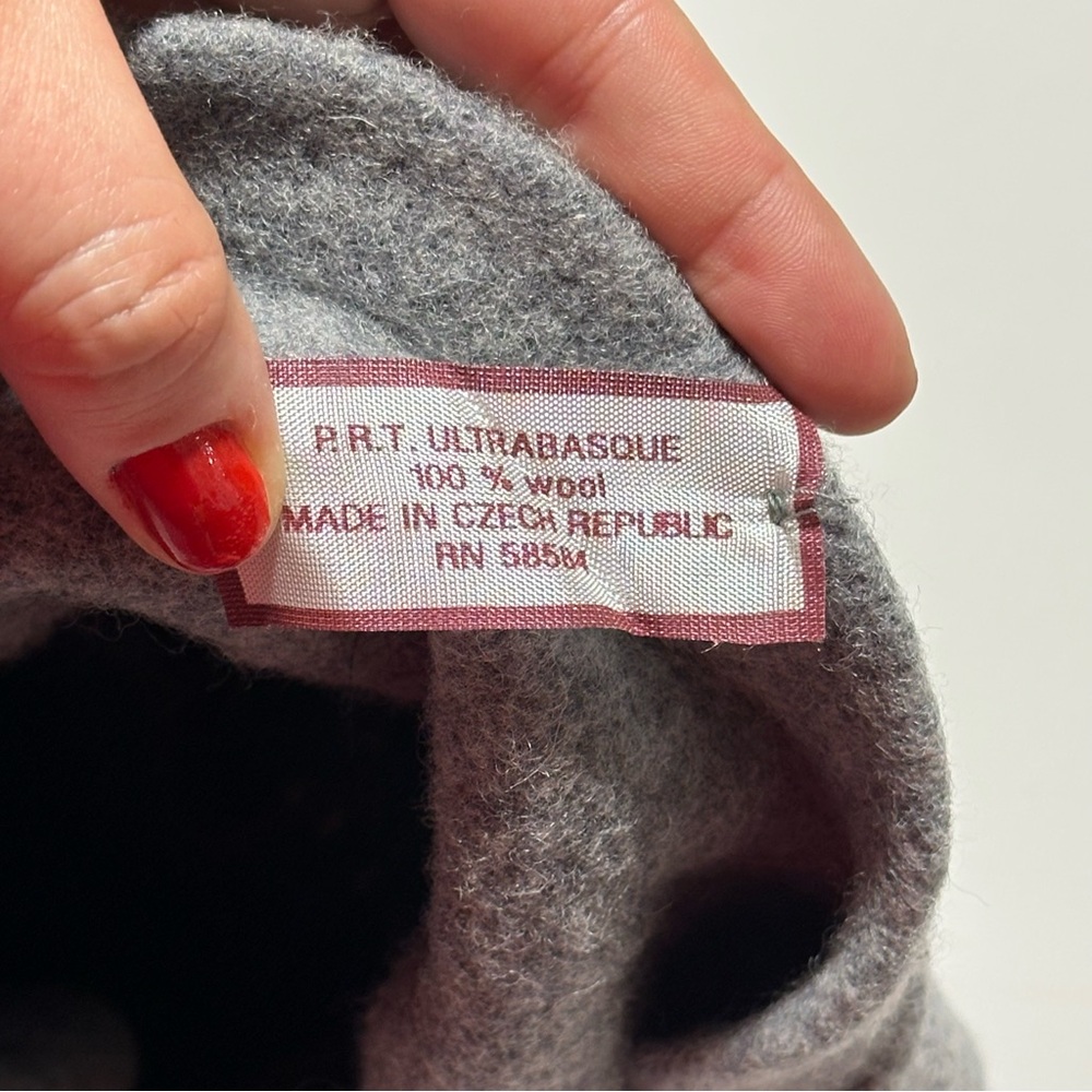Field Manor 100% Wool Beret, Fully Lined, Classic Parisian or Basque Style - Picture 3 of 4